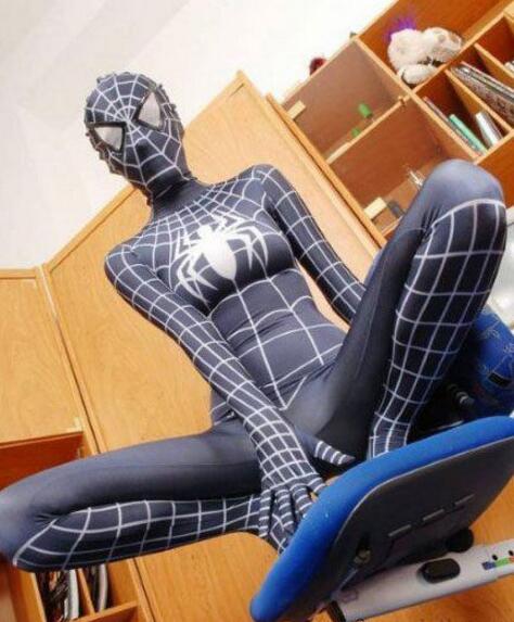 女版蜘蛛侠～人物gif搞笑图片