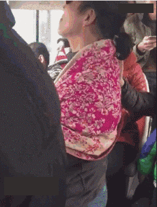 大叔你这身行头 真是美得不要不要的~人物gif搞笑图片