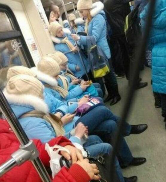 今年的时尚人物gif搞笑图片