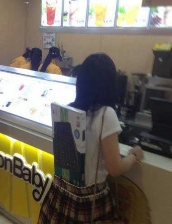 女汉子又放大招了人物gif搞笑图片