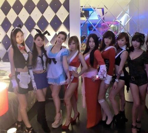 选哪个才伤不了其他妹子的心人物gif搞笑图片