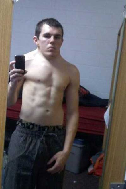 哥们你的脖子在哪儿呢？人物gif搞笑图片