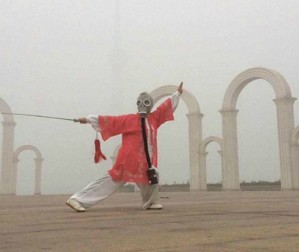 看人家的废土蒸汽朋克人物gif搞笑图片