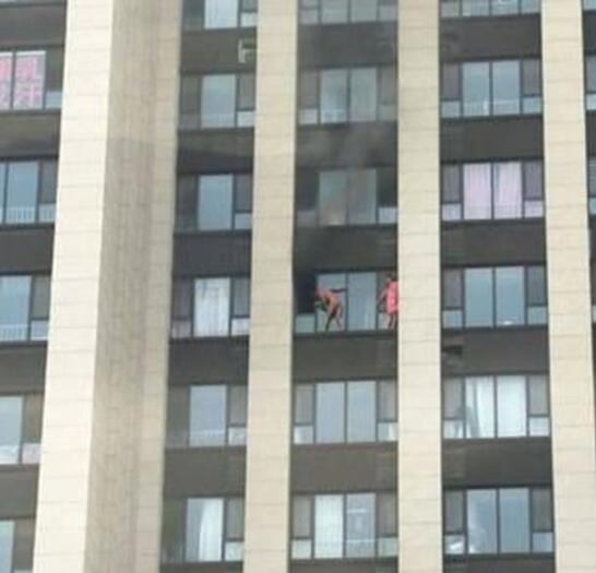 这是什么剧情？！人物gif搞笑图片