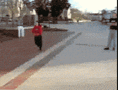 作死少年，看着都疼人物gif搞笑图片