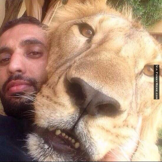 你们的自拍都弱爆了人物gif搞笑图片