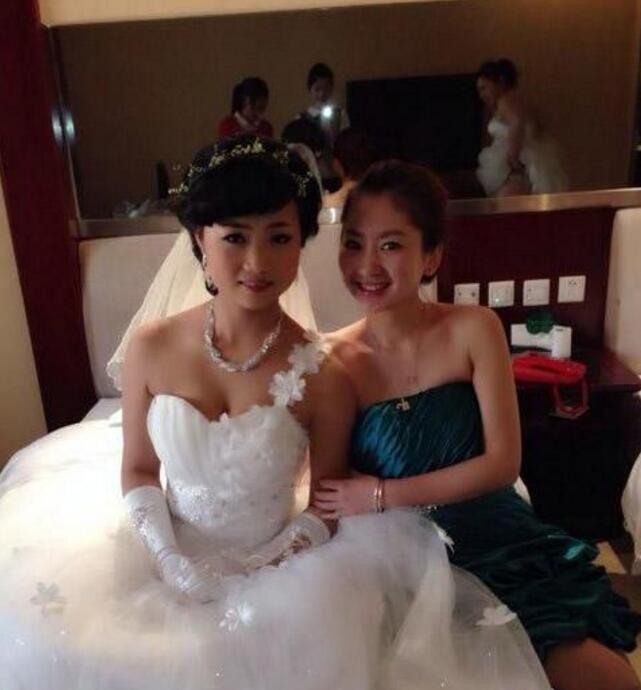 镜子里的新娘，你可真人物gif搞笑图片