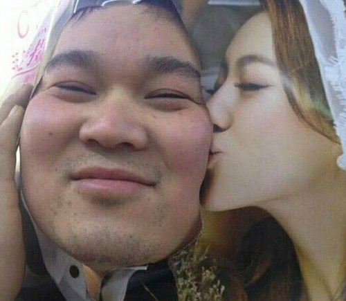 没女朋友怎么办？so-easy!人物gif搞笑图片