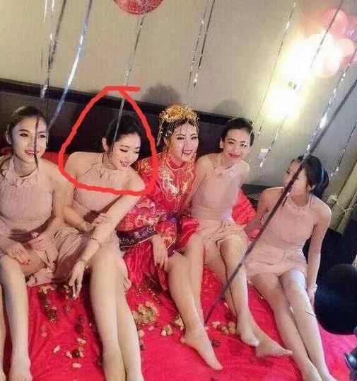 亮点自己找，别让贫穷限制了你的想像力人物gif搞笑图片