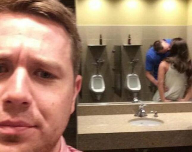 上个厕所也要受到伤害人物gif搞笑图片