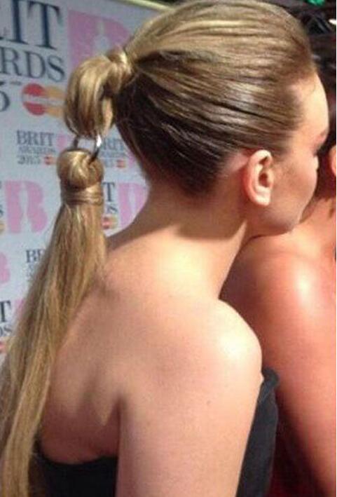 当你剪完头发又后悔的时候人物gif搞笑图片