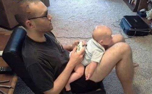 熊孩子你能看懂么？人物gif搞笑图片