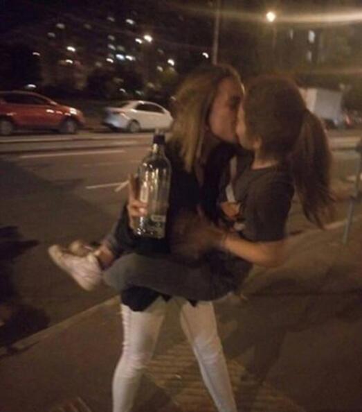 似乎注定孤独一生了人物gif搞笑图片