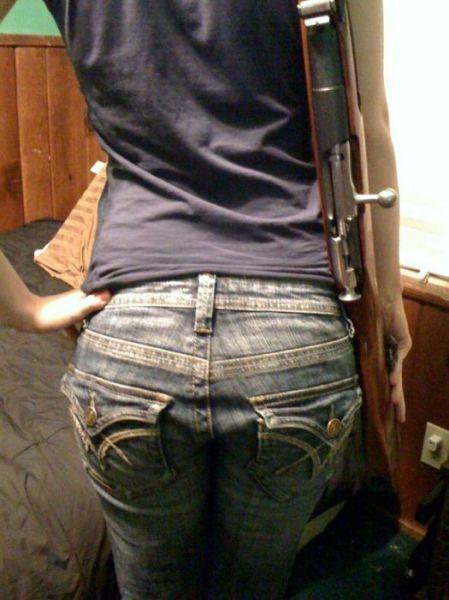 配枪的少女人物gif搞笑图片