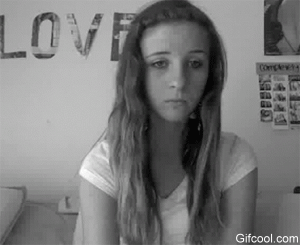 上课时老师转过去写东西时偷吃零食的你人物gif搞笑图片