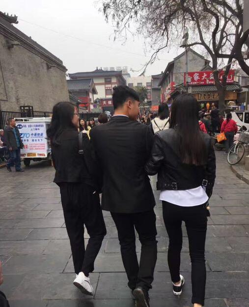 人生得意须尽欢人物gif搞笑图片