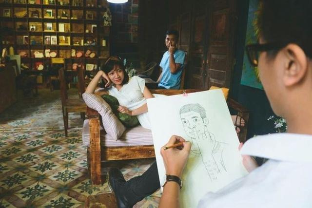 这就尴尬了人物gif搞笑图片