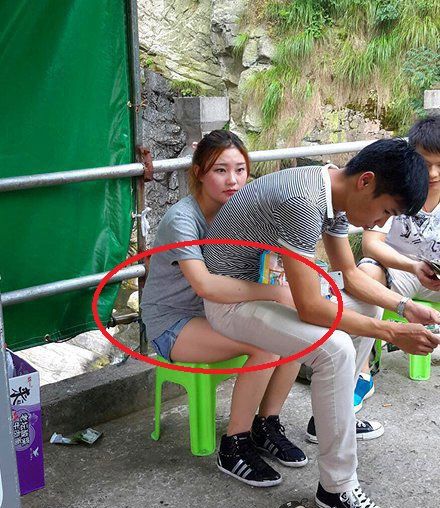 女汉子类型的女朋友，我最爱了，很是让人省心啊人物gif搞笑图片