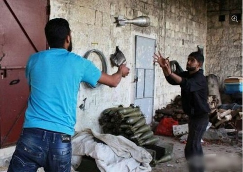 这么玩如果没抓住会怎样人物gif搞笑图片