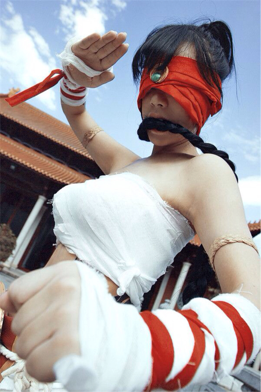 请问大侠来自何方？人物gif搞笑图片