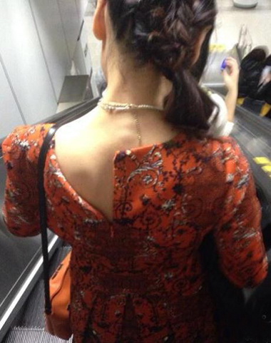 妹子需要我帮忙么？人物gif搞笑图片