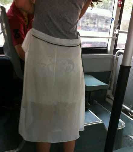 隐隐约约...调皮的小猴子人物gif搞笑图片