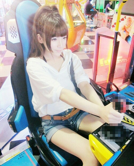 打个马赛克立马就邪恶了人物gif搞笑图片