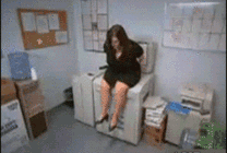 美女，你这是想复印什么人物gif搞笑图片