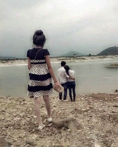 竟敢在单身狗面前秀恩爱人物gif搞笑图片