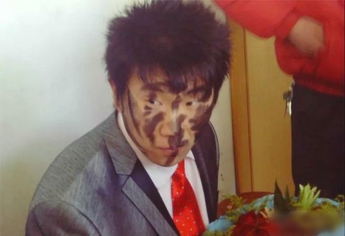 结个婚容易吗！！！人物gif搞笑图片