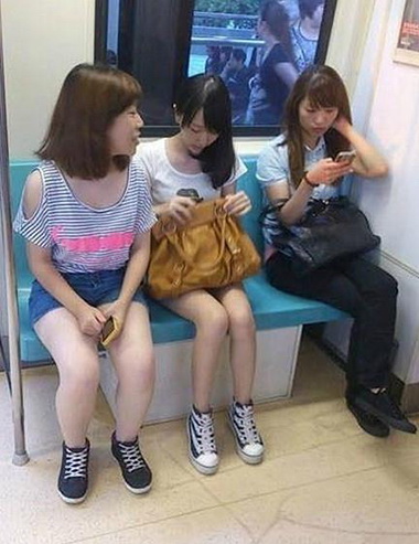 同样是女人，差别咋就这么大捏人物gif搞笑图片