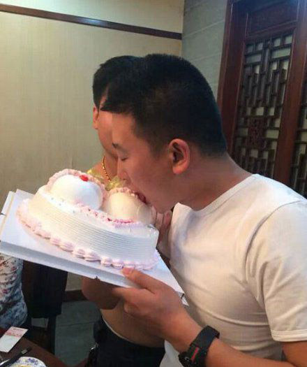 总的来说，奶油也是奶人物gif搞笑图片