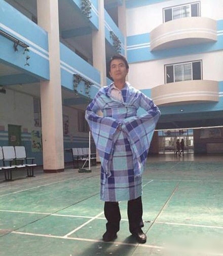 大师，从何处来，欲往何处去啊？人物gif搞笑图片