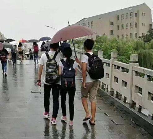 电灯泡的最高境界人物gif搞笑图片