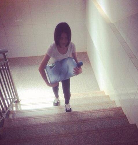 发现一枚女汉子人物gif搞笑图片