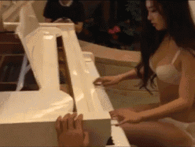 妹纸，能不能再弹一遍，刚才没听进去人物gif搞笑图片