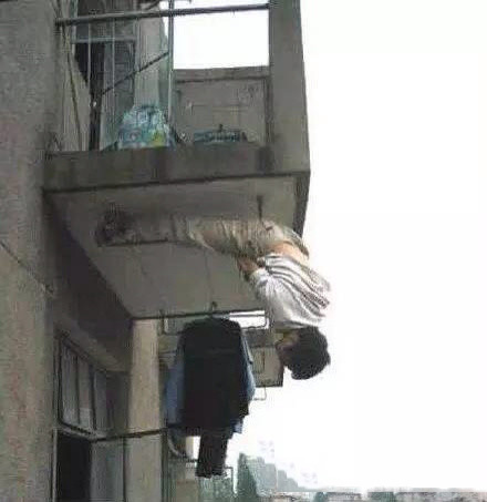 称职的老王永远是这样身怀绝技的人物gif搞笑图片