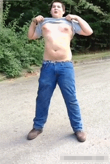 听说这样能瘦身，大家快来学一下人物gif搞笑图片