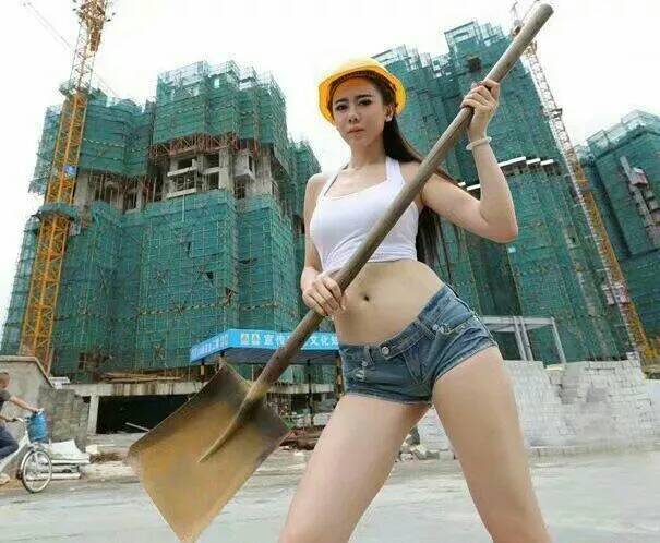 这样子干工地太假了吧人物gif搞笑图片
