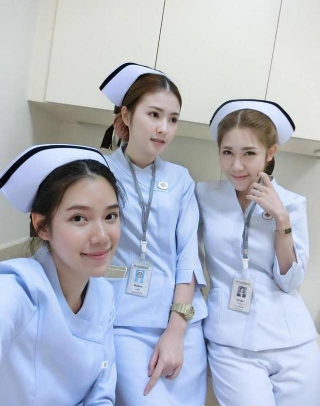 这样的护士只能在外资医院才看得到人物gif搞笑图片