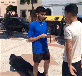 我去，这人到底是从哪里来的人物gif搞笑图片