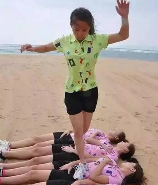 会不会把妹子踩坏了人物gif搞笑图片