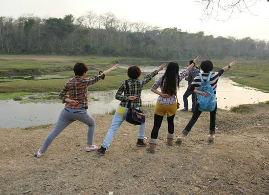 四个逗比女汉子能演三天戏人物gif搞笑图片