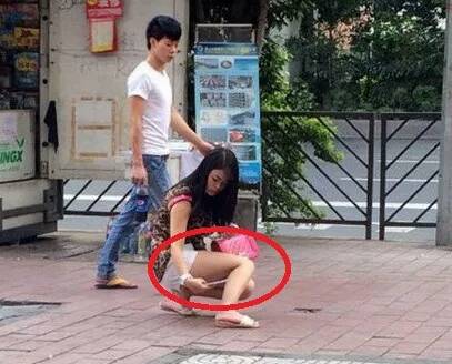 走着走着，突然想来一发自拍人物gif搞笑图片