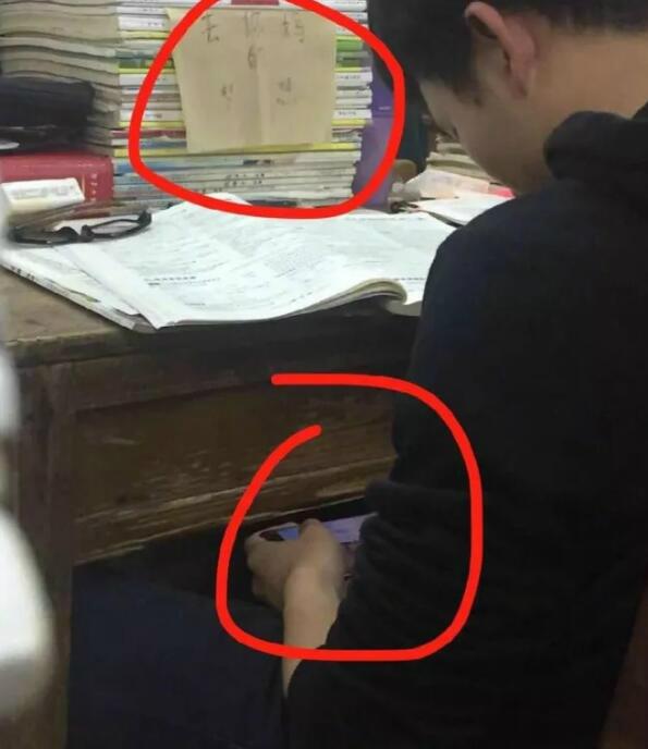 世上无难事，只要肯放弃人物gif搞笑图片