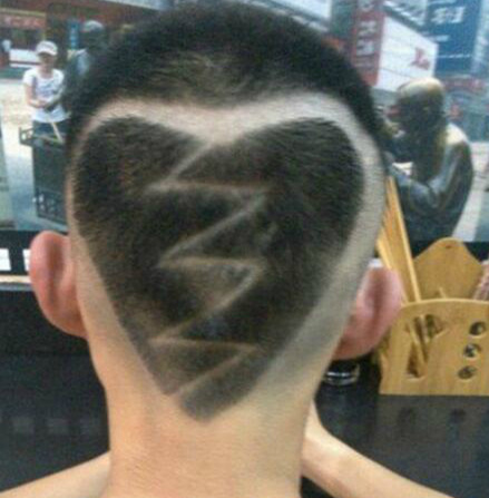 女神结婚了，给自己理了个“心碎”的发型祭奠一下人物gif搞笑图片