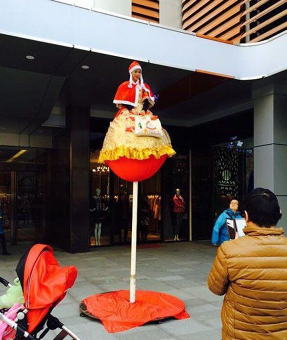 为了工作也是拼了人物gif搞笑图片