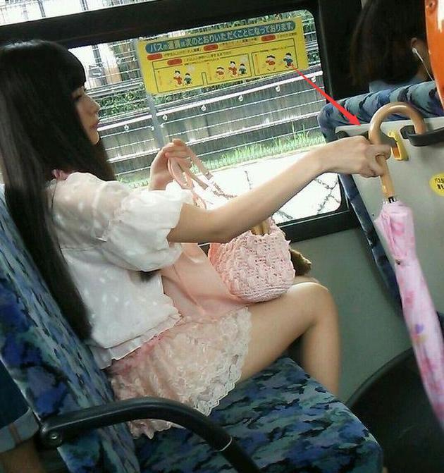 本图亮点自己找人物gif搞笑图片