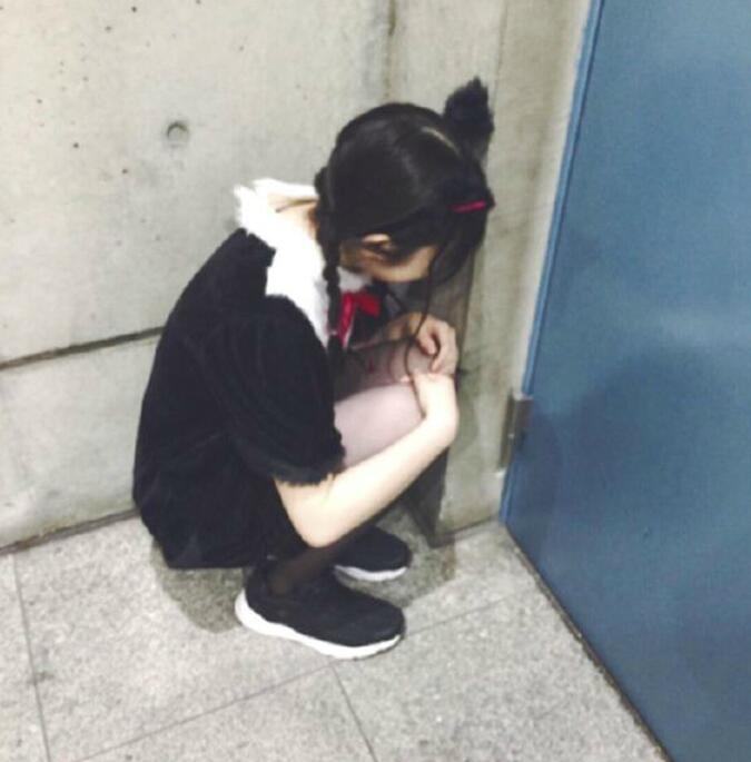 小弟弟，怎么了人物gif搞笑图片