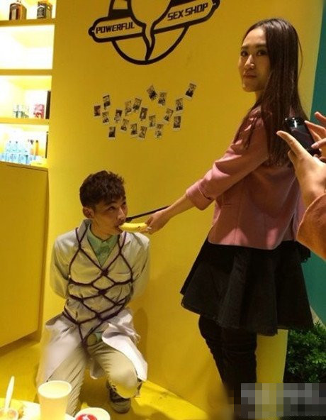 世界不会再好了人物gif搞笑图片